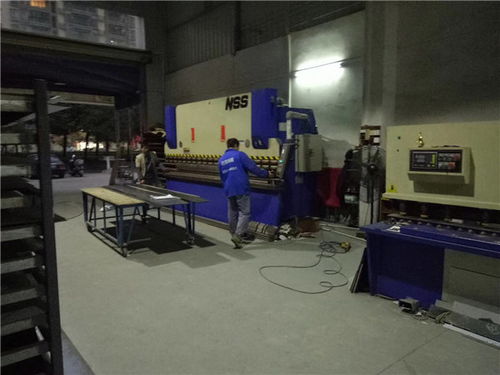 佛山折彎機廠家華粵五金機械廠 專業(yè)在線咨詢與信息咨詢服務(wù)